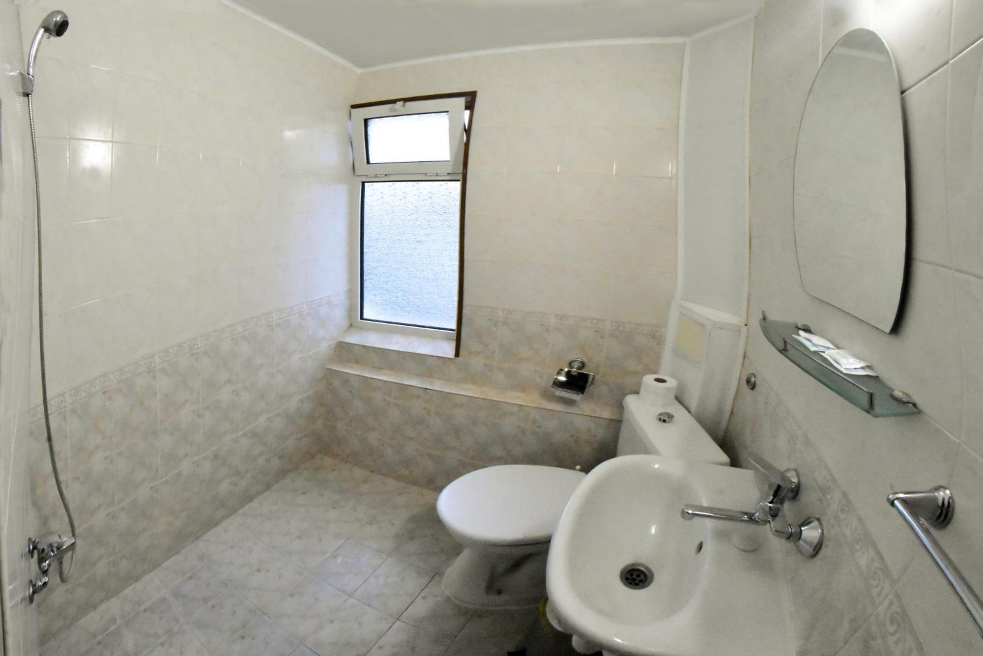 Hotel Rade 1 Vratsa Экстерьер фото